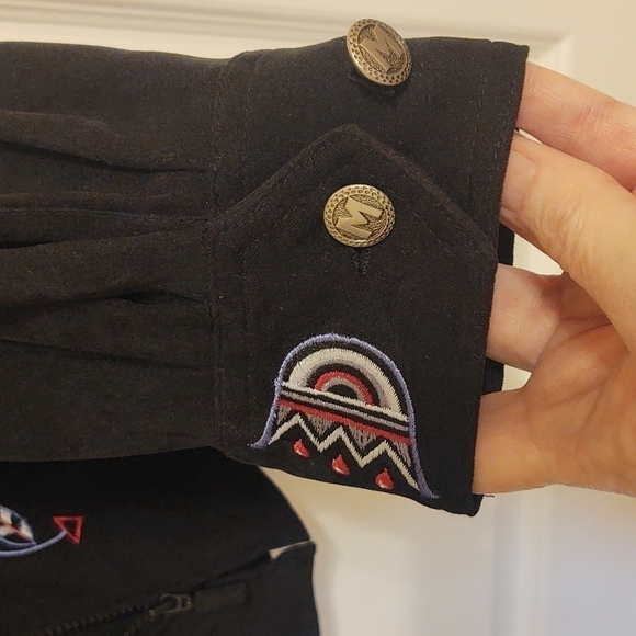 Bob Mackie Wearable Art Women's jacket. Black with tulip-like embroidery design - Picture 2 of 6